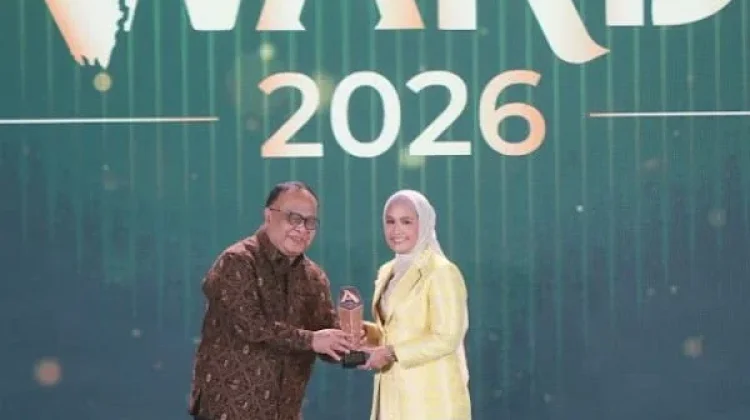 Karmila Sari Raih Penghargaan Legislator Peduli Pemerataan Pendidikan