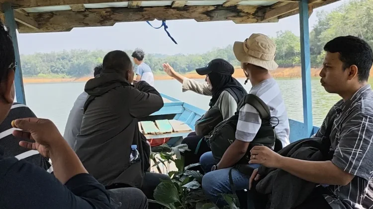 Kolaborasi Jaga Alam di PLTA Koto Panjang, Aren Jadi Pilihan untuk Pulihkan Kawasan