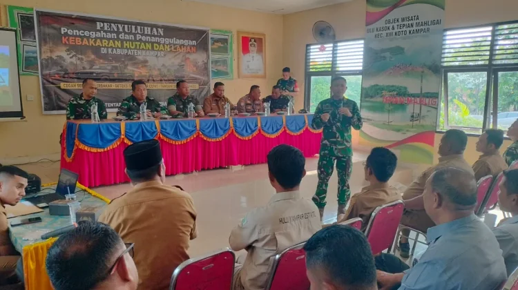 Tim Karhutla Mabes TNI Edukasi Warga Kampar Cegah Kebakaran