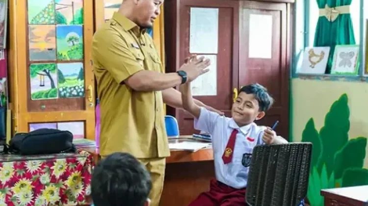 Pemko Pekanbaru Targetkan Seragam Sekolah Gratis Rampung Oktober