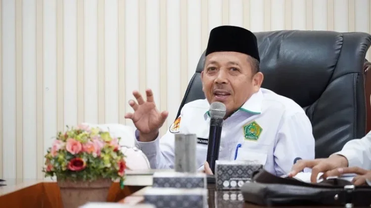 Antisipasi Cuaca, Siswa Madrasah Kembali ke Sekolah Gunakan Masker