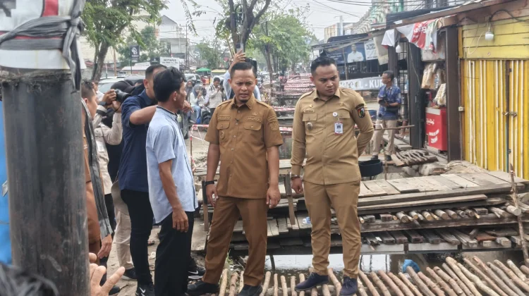 Pemko Pekanbaru Bangun Drainase Jalan Paus