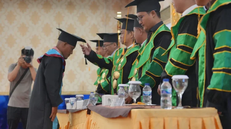 Perdana, 36 Mahasiswa ITS Meranti Diwisuda