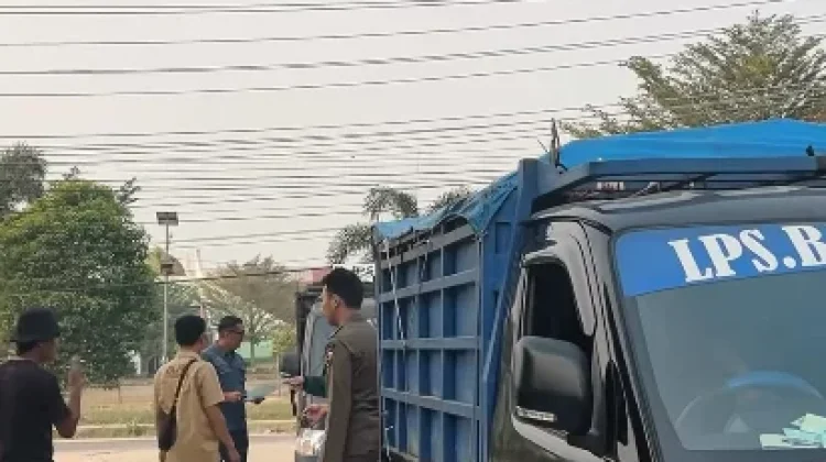 Tiga Angkutan Sampah tanpa Izin Ditertibkan oleh Tim Gabungan Pekanbaru