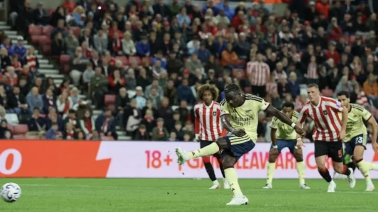 Arsenal Tundukkan Sunderland 2-0, Meriam London Kokoh di Puncak Klasemen