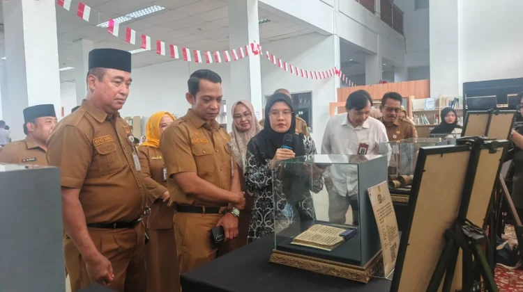 Pameran Naskah Kuno Meriahkan Hari Kunjung Perpustakaan Kota Pekanbaru