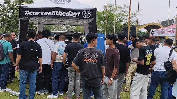 Jersey PSPS Diburu Suporter di Laga Kandang Perdana