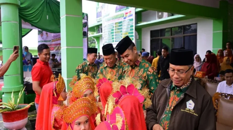Bupati Kampar Perkuat Pendidikan Keagamaan