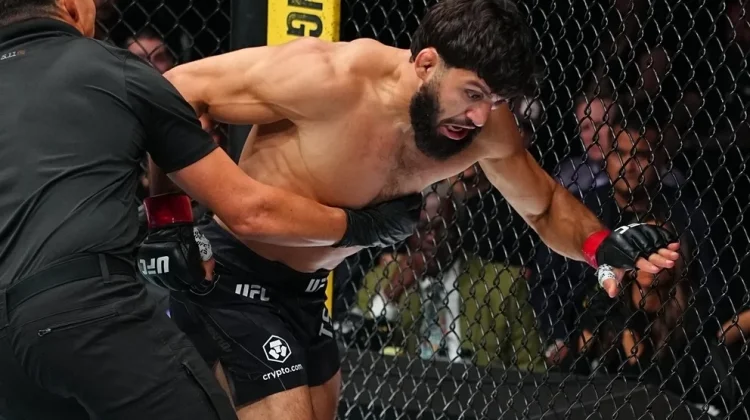 Hasil UFC 331: Arman Tsarukyan Menang KO Ronde Pertama