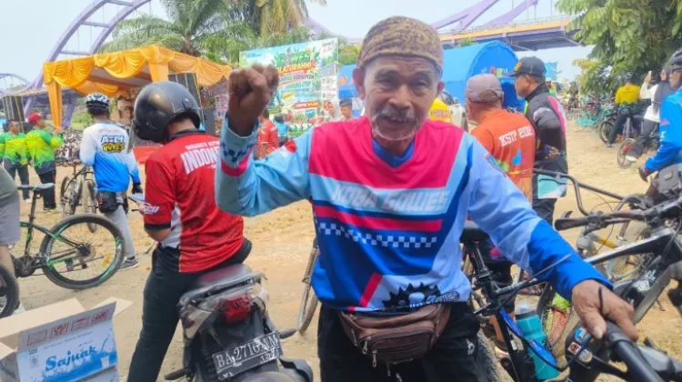 Usia 76 Tahun, Burhami Tuntaskan Gowes 26 Kilometer