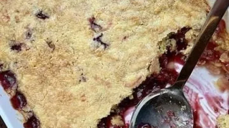 Dump Cake, Kue Praktis Asal Amerika yang Bisa Dibuat tanpa Ribet
