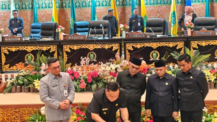 APBD Perubahan Riau 2026 Sebesar Rp8,378 Triliun, Plt Gubernur Tekankan Efisiensi