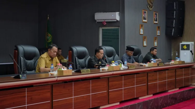 Wabup Muzamil Jawab Sorotan Fraksi-Fraksi DPRD Meranti