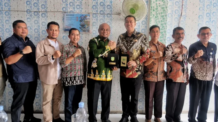 Kunjungan Silaturahmi, Wabup Muzamil Sambangi Pemkab Siak