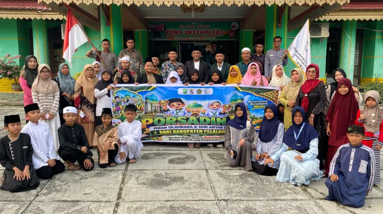Kakan Kemenag Lepas Kontingen PORSADIN Pelalawan