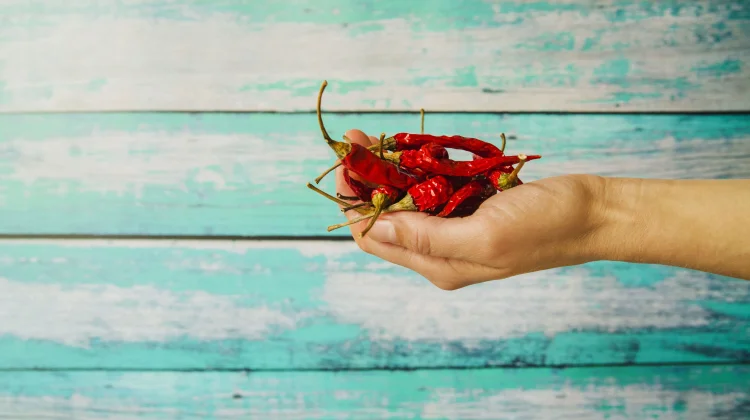 Tangan Panas saat Mengiling Cabe, Atasi dengan Tepat