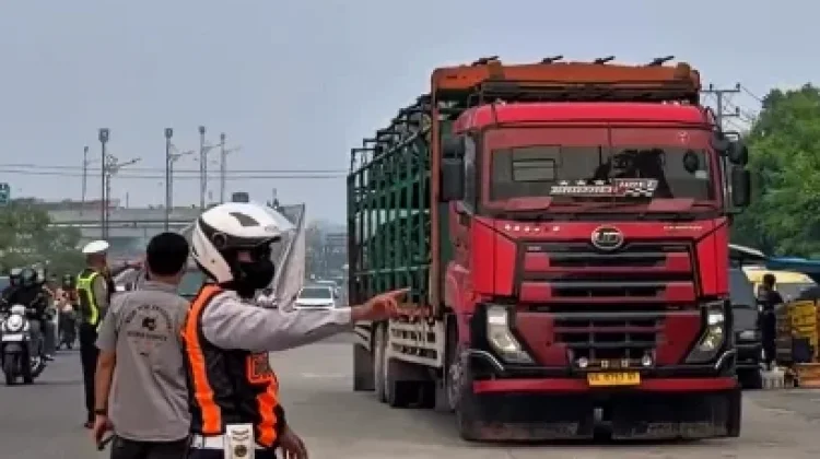 Dishub Pekanbaru Gencarkan Razia Truk Bertonase Besar - RRI.co.id