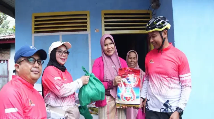 Bupati Kampar salurkan sembako jelang Ramadhan