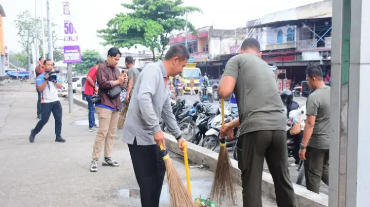 Kampar gelar gotong royong massal serentak