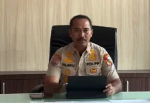 Satpol PP Tertibkan PKL yang Menggunakan Badan Jalan