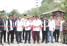 Dibangun Melalui CSR, Jalan Base Batang Malas-Tenan Kini Sudah Bisa Dilewati Warga