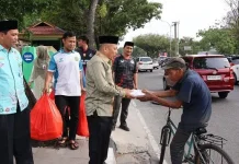 Ramadan Berbagi, Kemenag Riau Bagikan 310 Paket Takjil
