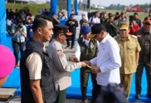 Pemerintah Salurkan Bantuan Peralatan Karhutla untuk Riau