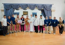 Rumah Sakit Awal Bros Serahkan Zakat Mal