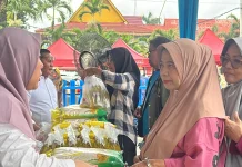 Polda Riau Gelar Gerakan Pangan Murah Serentak Bersama Bulog, Ratusan Warga Antre