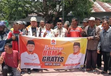 DPD PKS Kampar Bagikan BBM Gratis Bagi Becak Motor