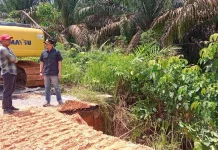 Pemprov Riau Gerak Cepat Perbaiki Jalan Putus Lipat Kain-Lubuk Agung
