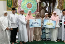 Salat Idulfitri di Sail, Wako Pekanbaru Bagikan Tiket Umrah Gratis