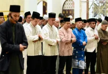Bupati Kampar Salat Idulfitri Bersama Warga