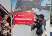 Bapenda Pekanbaru Segel sementara Usaha Penunggak Pajak