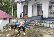 Gerakan ASRI Bersihkan Mushalla Kampar