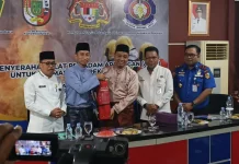 Pemko Pekanbaru Terima Bantuan 100 APAR dari Konsulat Malaysia
