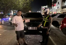 Polisi Tindak Pengendara Pasang TNKB Tidak Sesuai Spesifikasi