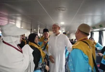 Wako Dumai Lepas 186 Calon Jemaah Haji Bertolak ke Embarkasi Batam