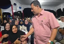 Anggota DPRD Riau Sumardany Sosialisasikan Ranperda di Kelurahan Air Putih