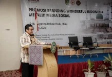 Hendry Munief Dorong Pariwisata Rohul Mendunia: Bentuk Komunitas Digital