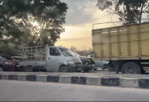 Penyempitan Jalan Proyek Tol, Kemacetan Panjang di Rimbo Panjang