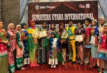 Puan Aspekraf Tampilkan Batik Siak di Fashion Festival Medan