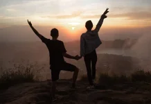 Dua Cahaya Penuntun Umat