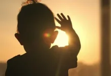Penyebab Anak Epilepsi Bisa Sensitif terhadap Cahaya