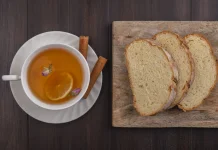 Sarapan Sehat: Teh Lemon dan Roti Gandum