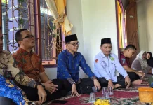 Kakanwil Kemenahaj Riau Takziah ke Rumah Duka Halimah Abu Amar yang Wafat di Makkah
