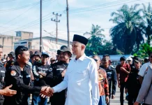 Wali Kota Paisal Turun Langsung Temui Massa