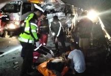 Diduga Micro Sleep, Hiace Tabrak Dump Truck di Tol Permai, Lima Orang Tewas