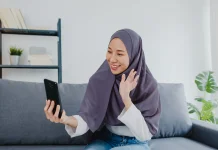 Etika Berkomunikasi Komunitas Muslim di Ruang Siber
