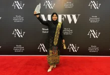 Irna Juita Raih Cultural Excellence Award, Angkat Batik Riau ke Dunia